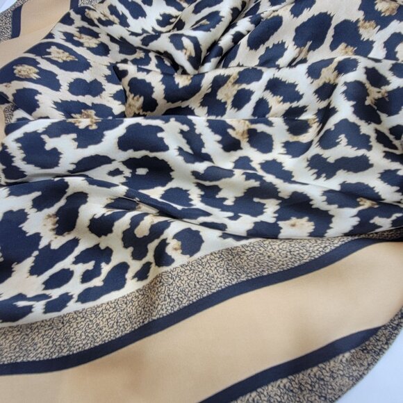 ⭐Elegant Bandana Square Scarf Silky Satin Vintage Animal Print Leopard Wrap New - Picture 7 of 9